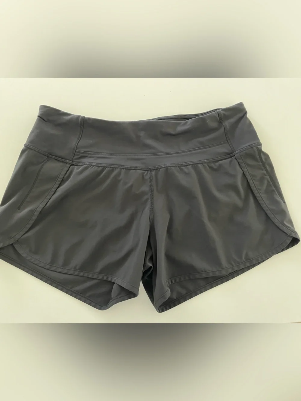 Lululemon Speed Up Shorts Black Size 6